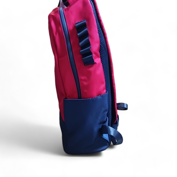 Vineyard Vines Red and Blue Fully size Large Backpack. - Picture 8 of 10
